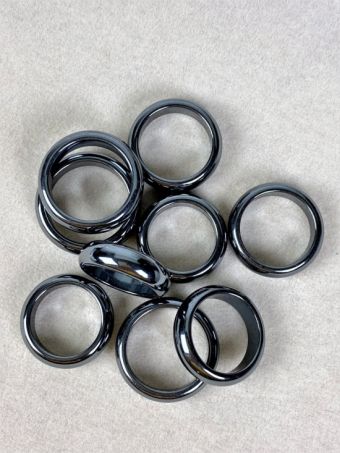Andekvarts - Hematit Ring Välvd ca 6 mm Bred, 17 mm