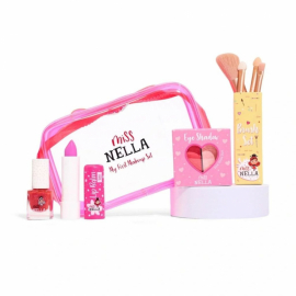 Sminkset med makeup, nagellack och tillbehör i necessär