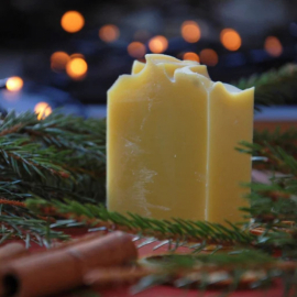 Ekologisk jultvål med apelsin och kryddnejlika