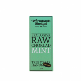 Förpackning med ekologisk rawchoklad med mint och kakaonibs