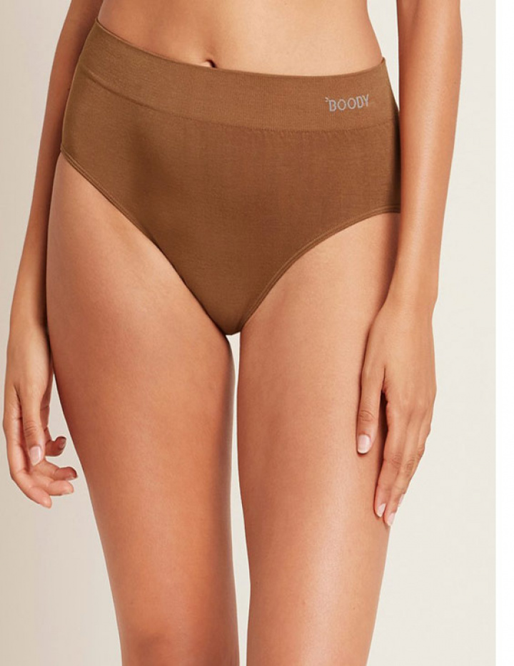 Boody - Trosa Hög Modell i Bambu Ljusbrun i gruppen Kläder / Dam / Underkläder / Trosor & BH hos Rekoshoppen.se (59959)