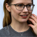 MNOP Jewelry - Örhängen Frö Minihuggies i Återvunnet Silver