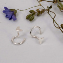 MNOP Jewelry - Microhjärtan Comfort Örhängen i Återvunnet Silver